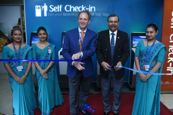 Richard Nuttall, Chief Executive Officer of SriLankan Airlines and Major General G. A. Chandrasiri, Chairman of Airport and Aviation Services (Sri Lanka) (Private) Limited cut the ribbon at the launch of SriLankan Airlines’ new self-service kiosks in the departure terminal of Bandaranaike International Airport on 14 November 2023.